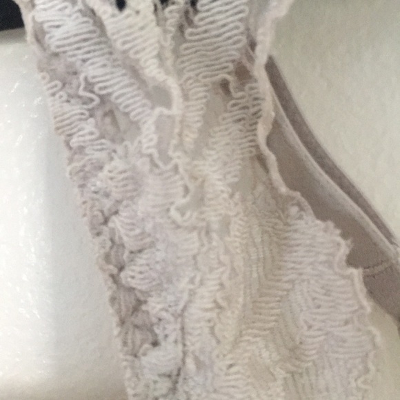 Pretty white lace bralette! - Picture 3 of 3